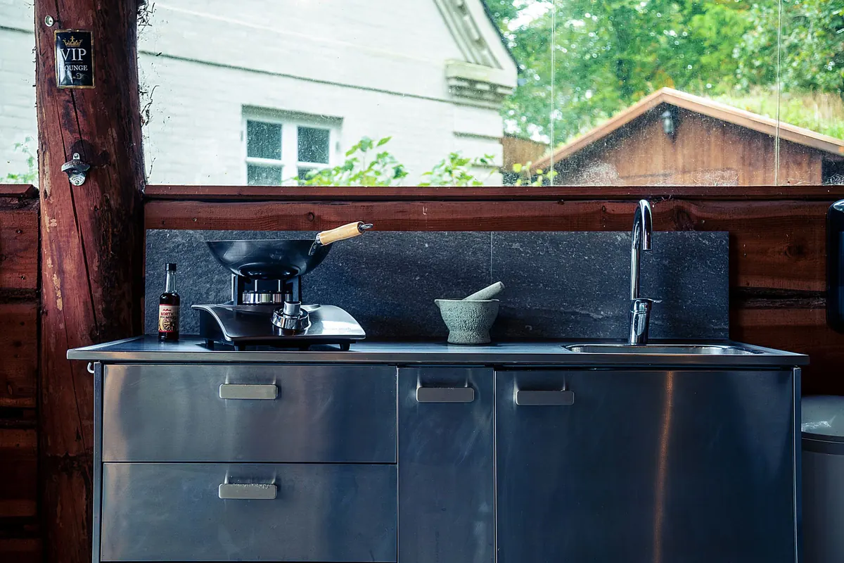 Inicio Mueble de cocina en acero inoxidable con gavetas y lavatrastos